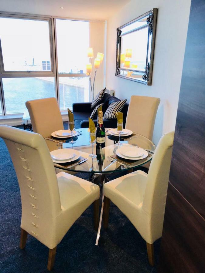 Luxury 2 Bedroom Apartment In Prime City Location 벨파스트 외부 사진
