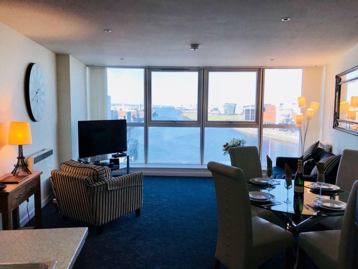 Luxury 2 Bedroom Apartment In Prime City Location 벨파스트 외부 사진